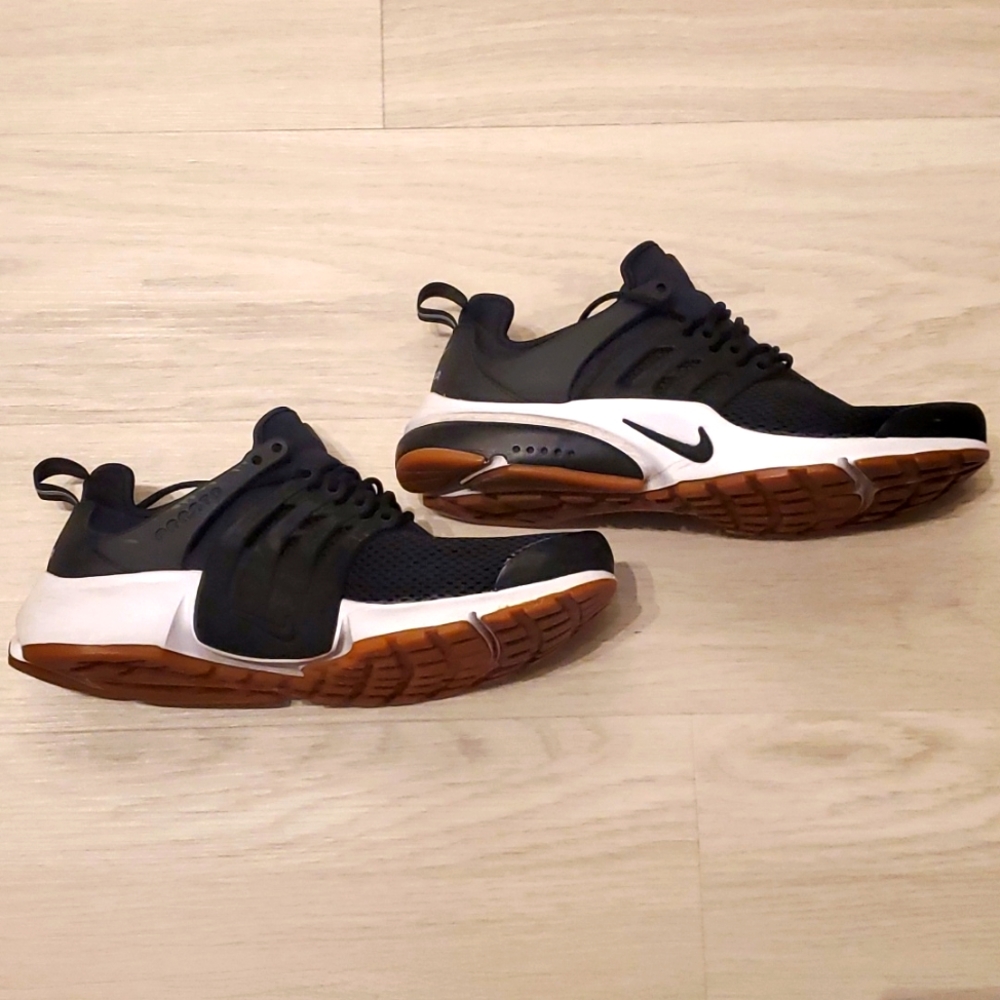 Womens Black Nike Presto Sneakers